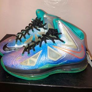 Lebron Pure Platinums size 8.5 9/10 condition
